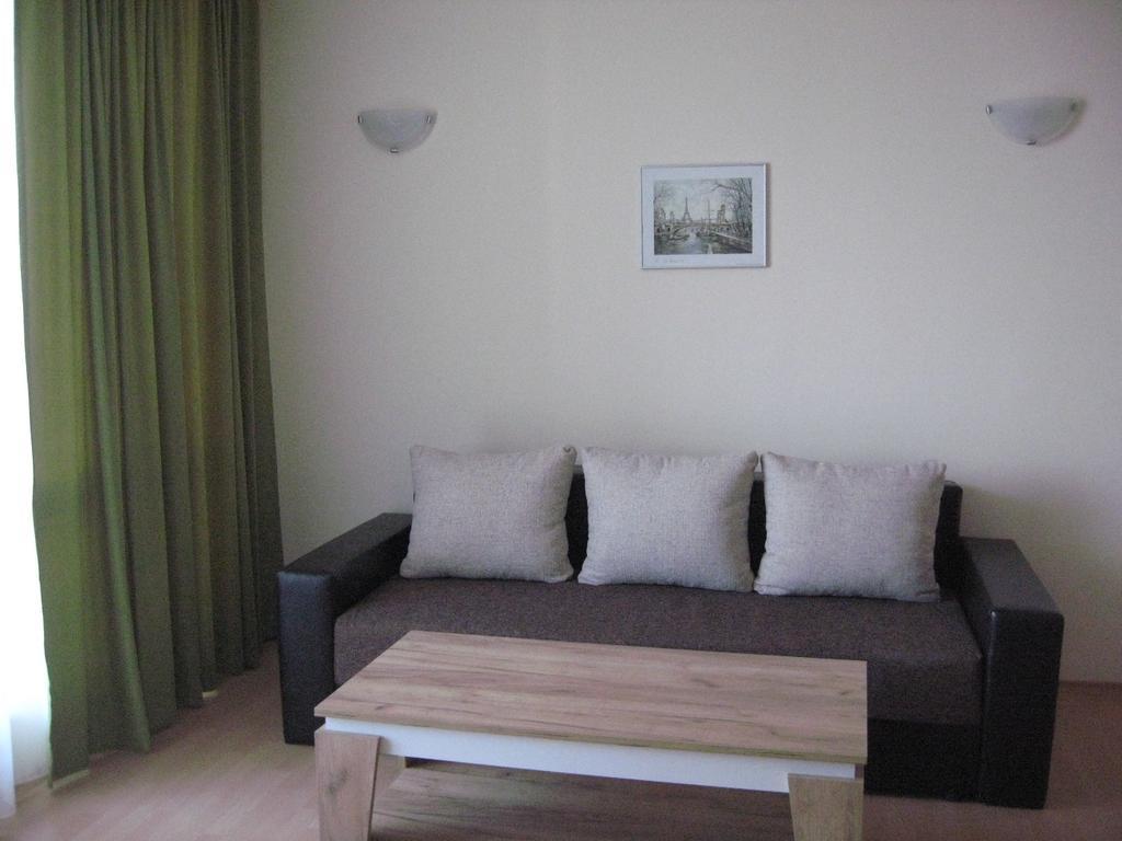 Chateau Aheloy Hotel Pomorie Esterno foto