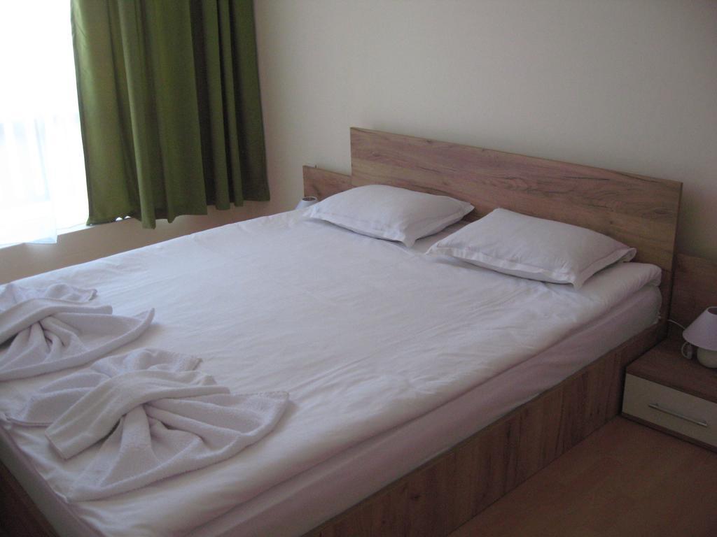 Chateau Aheloy Hotel Pomorie Esterno foto
